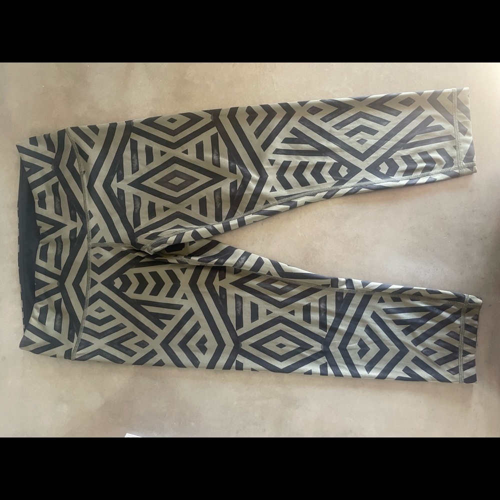 Fun pair of Lululemon leggings